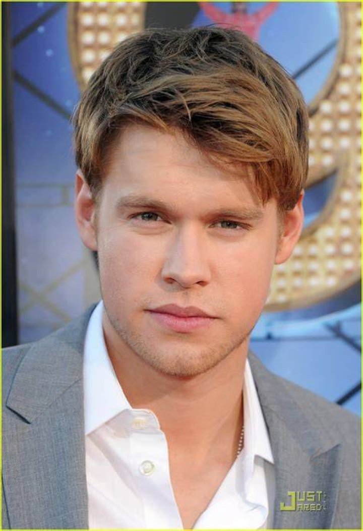 Chord Overstreet Bio, Wiki, Net Worth, Dating, Girlfriend, Wife, Age