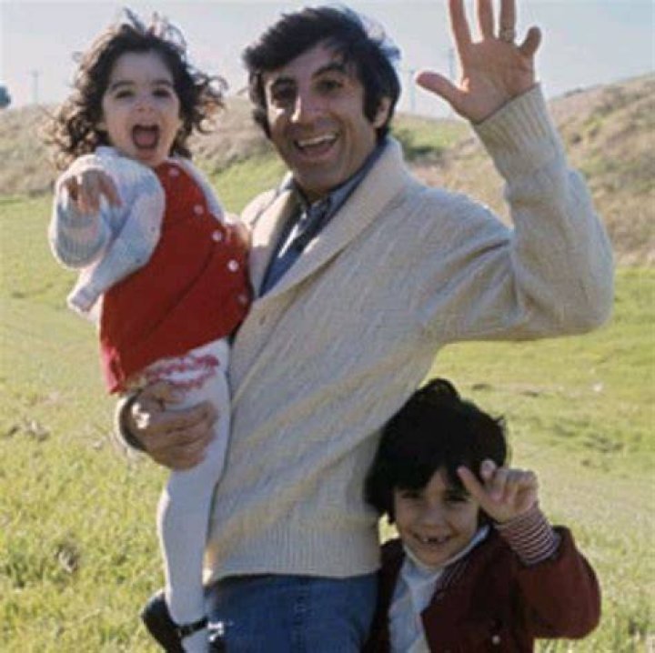 Jonas Farr Everything About Jamie Farr&rsquo;s Son Dicy Trends