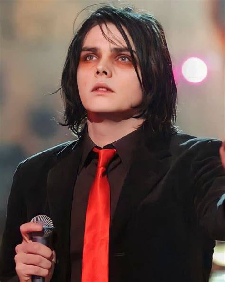 My Chemical Romance&rsquo;s Gerard Way Wore a Cheerleader Uniform on Stage Them