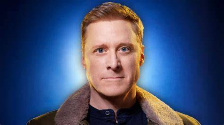 Photo de Alan Tudyk Resident Alien Photo Alan Tudyk, Sara Tomko