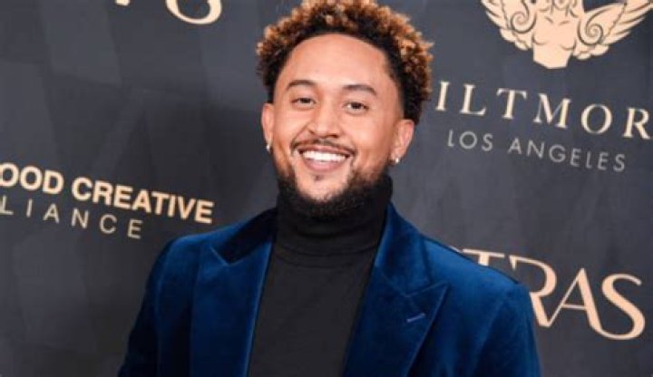 Tahj Mowry Biography; Net Worth, Age, Height, Education, Family, Movies